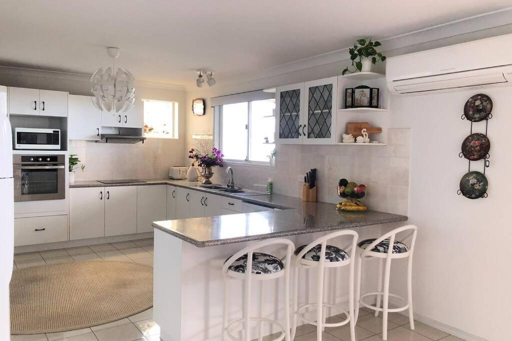 הוילה מאונט טאמבורין Mountain Living With Ocean Views מראה חיצוני תמונה